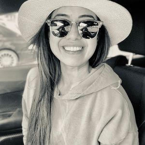 Meet your Posher, Karm